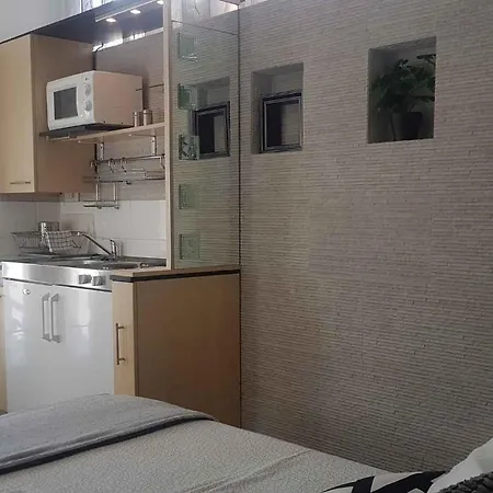Apartman In 15143 *