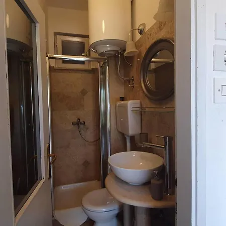 In 15143 Apartman *